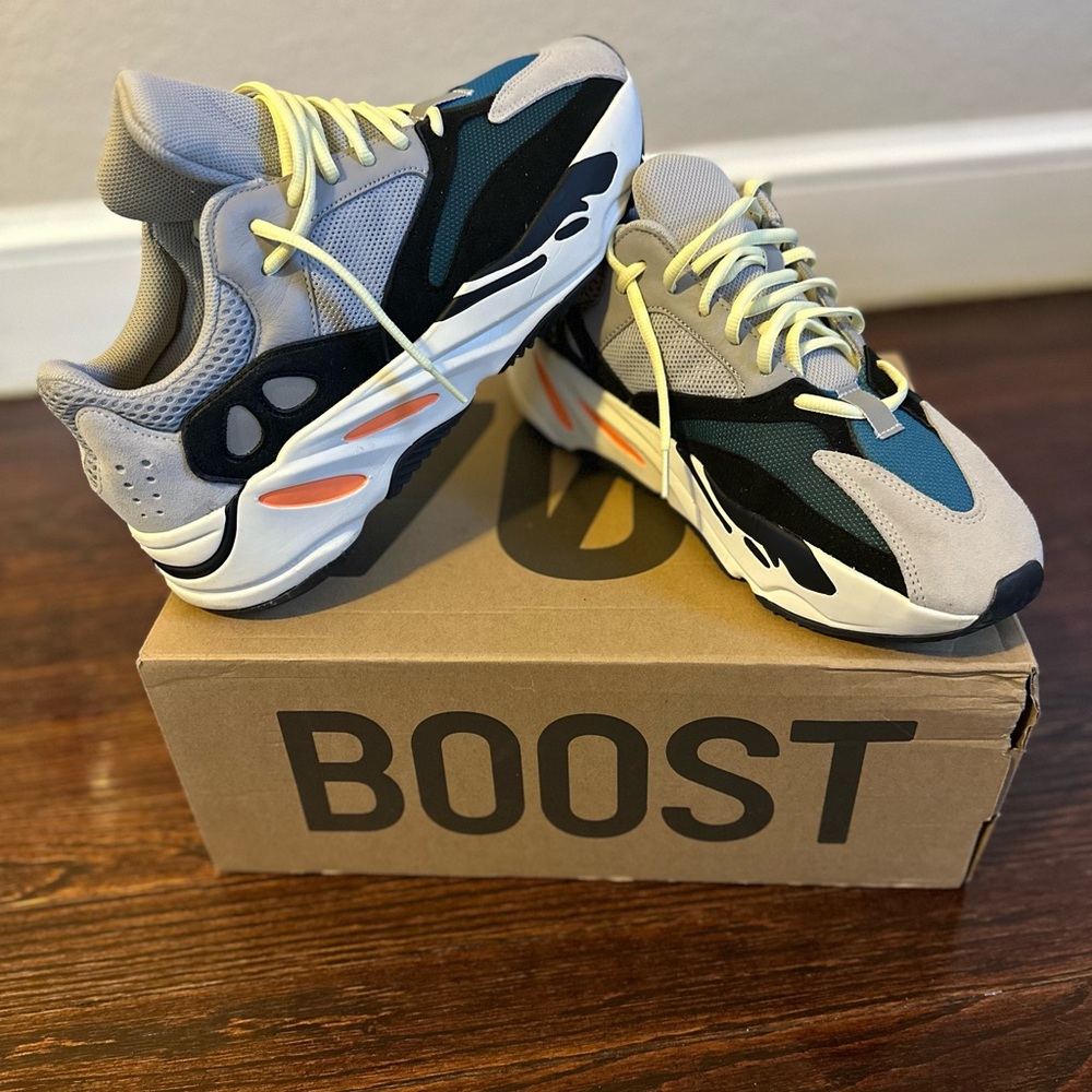 🌊🏃MEN’S YEEZY BOOST 700 WAVERUNNER🌊🏃